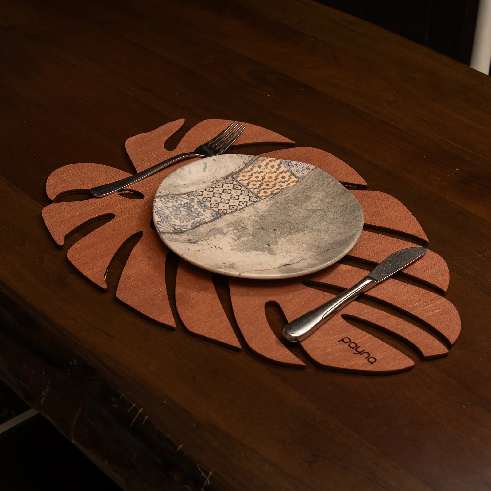 Set nënshtruesish tavoline prej druri (6 copë), Hermia, Monstera - ngjyrë rozë