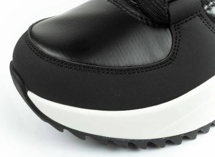 Këpucë Skechers femra, të zeza