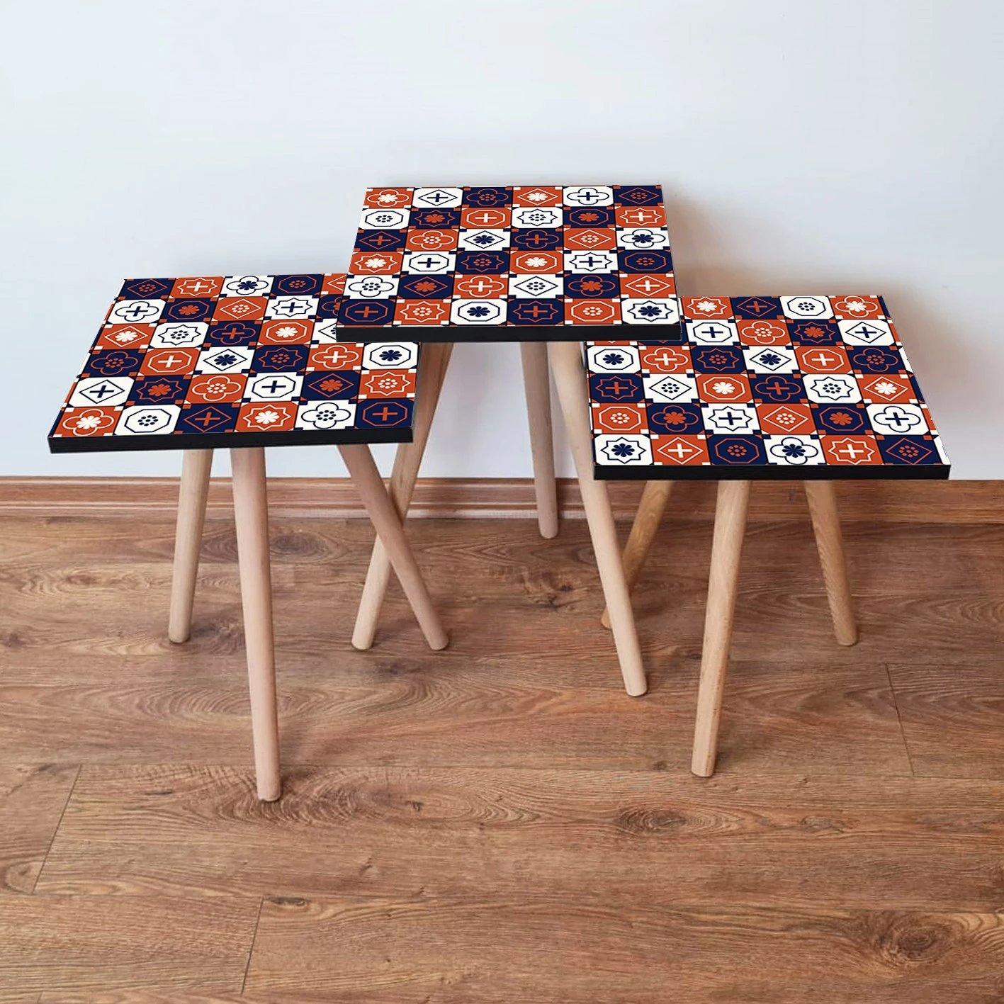 Set tavolinash ndihmëse (3 copë) Skye Decor, 3Shp394, bardhë, kaltër, portokalli