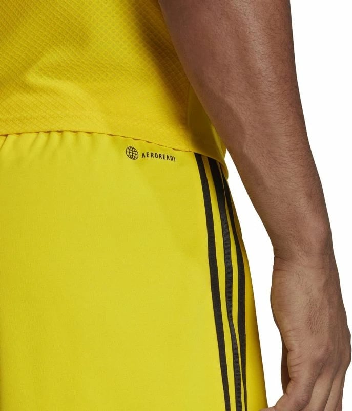 Shorce për meshkuj adidas, të verdha