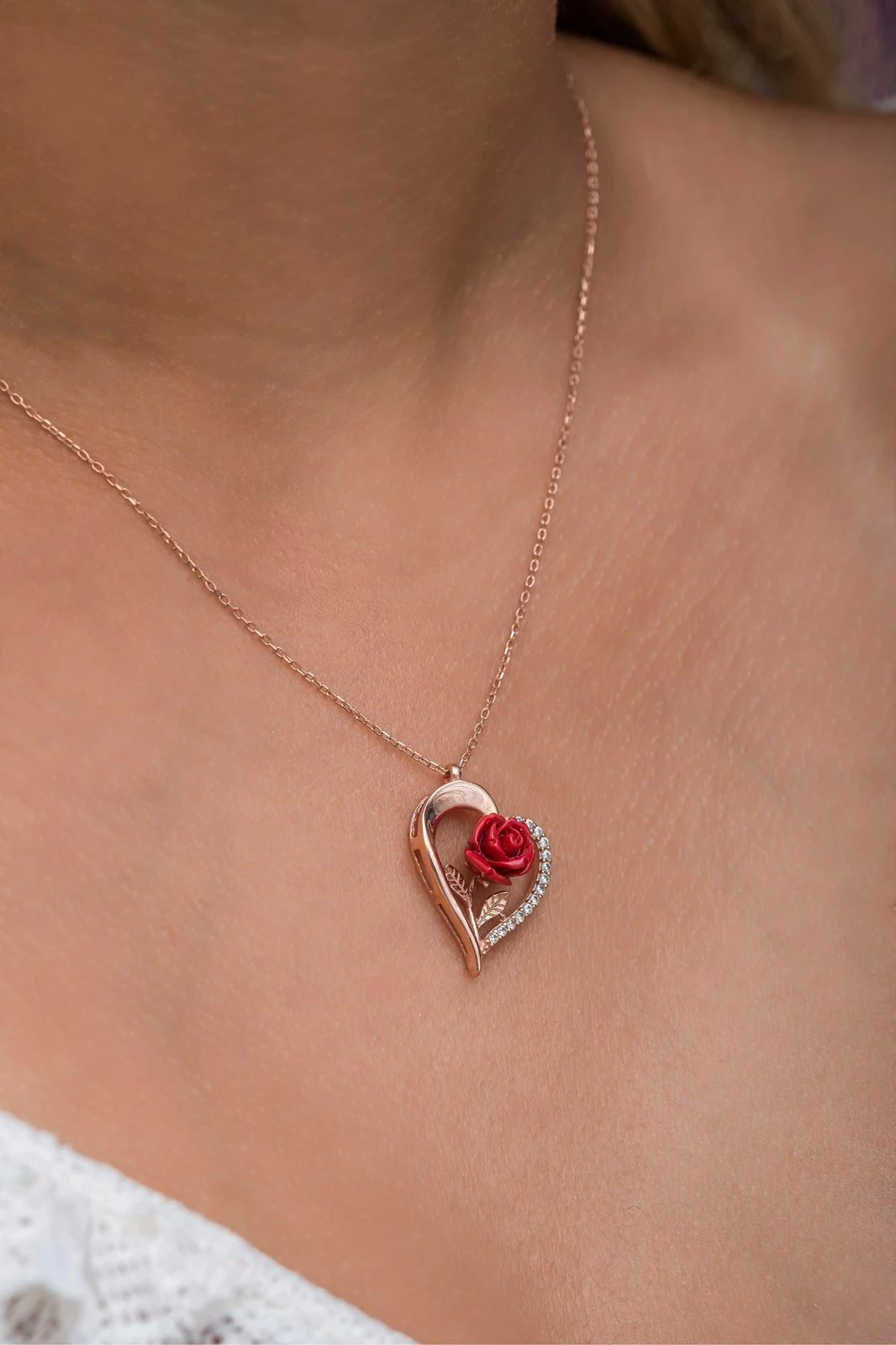 Varëse argjendi me trëndafil të kuq, Jumeon, NRZ998653