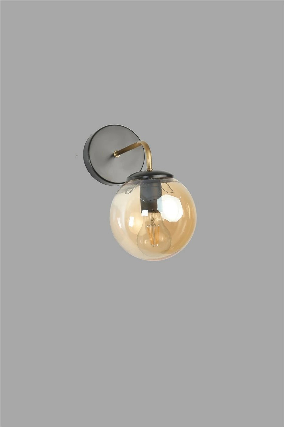 Aplik muri Opviq Pablo, metal i zi, xham amber Aplik muri Opviq Pablo, metal i zi, xham amber