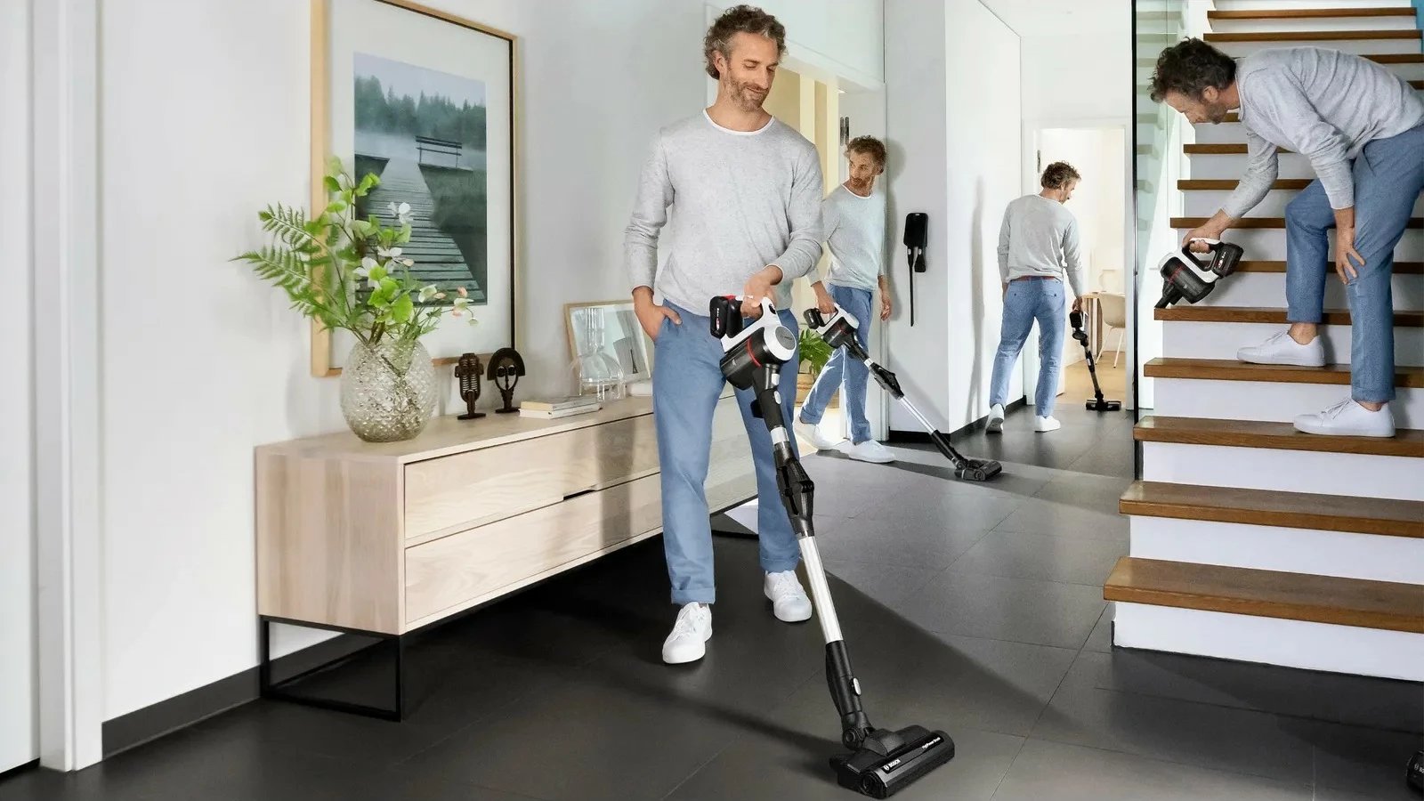 Fshesë me korrent Bosch BSS715CARP, pa qese, 0.3L, 18V, e zezë/argjendtë/e bardhë Fshesë me korrent Bosch BSS715CARP, pa qese, 0.3L, 18V, e zezë/argjendtë/e bardhë