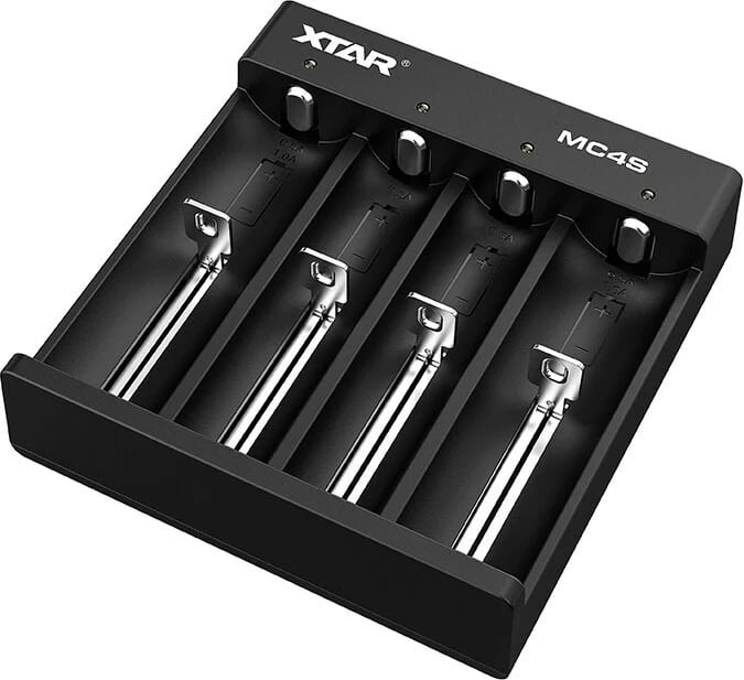 Karikues baterish XTAR MC4S, për bateri cilindrike Li-ion 18650/NiMH, i zi