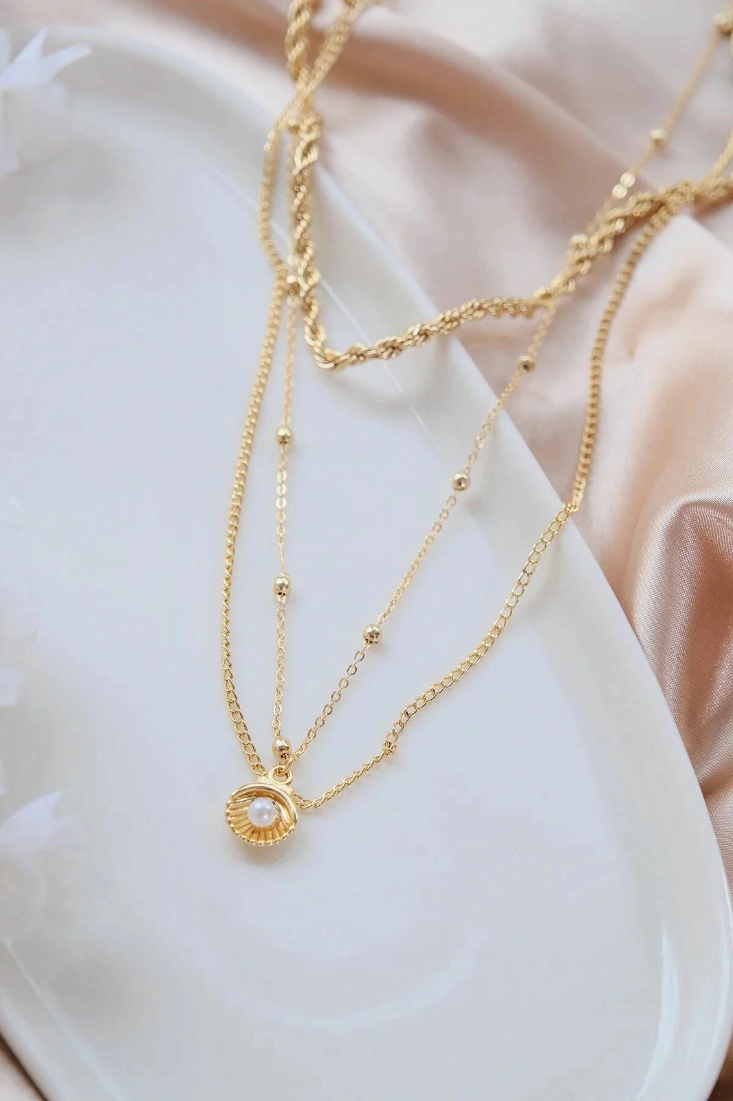 Varëse qafe Jumeon, ngjyrë ari, me gur zirkoni, Gld-3İncikly