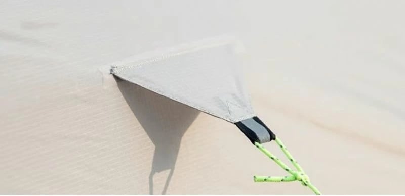 Tendë për kamping Yakimasport, e kuqe dhe e bardhë