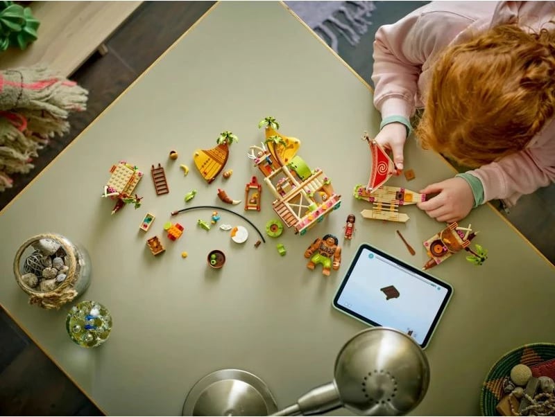 Lego Disney set për fëmijë Kakamora Barge