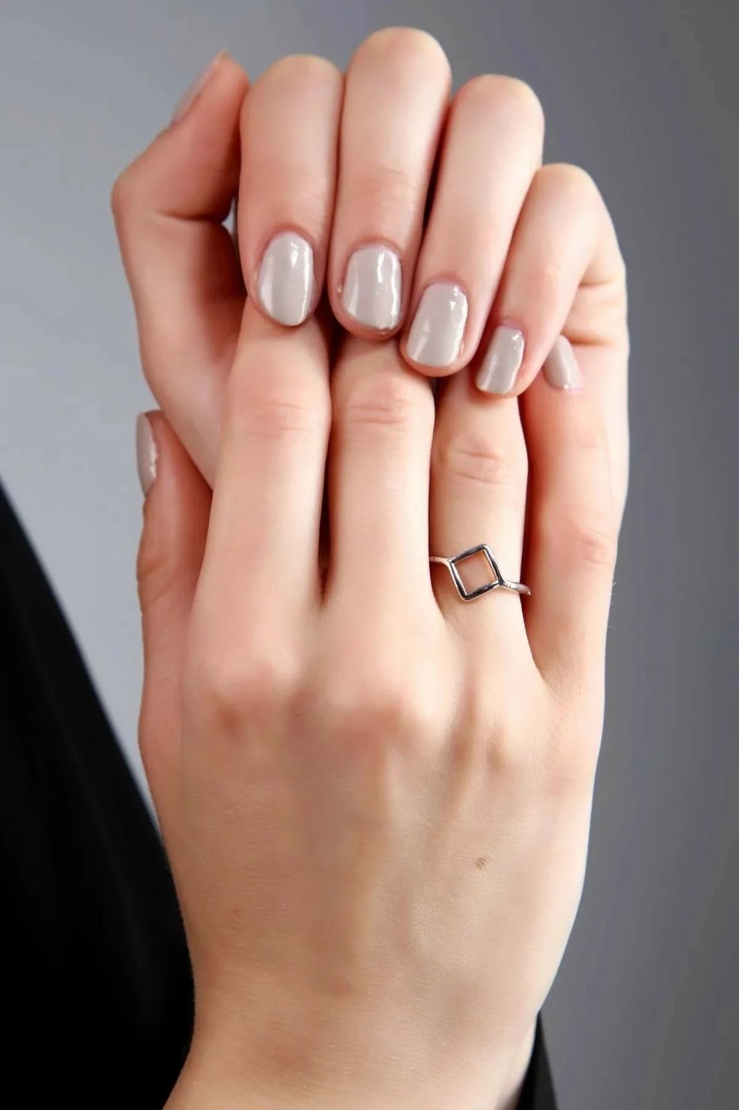 Unazë trekëndëshe e hollë, ngjyrë argjendi, Jumeon İnceucgen01