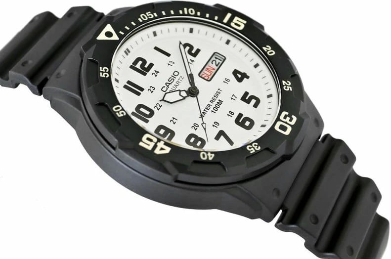 Orë dore Casio, e zezë