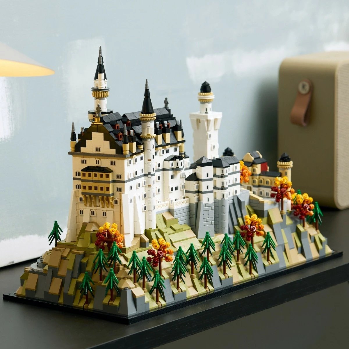 Set ndërtimi LEGO Architecture 21063 Neuschwanstein Castle, 3455 pjesë Set ndërtimi LEGO Architecture 21063 Neuschwanstein Castle, 3455 pjesë