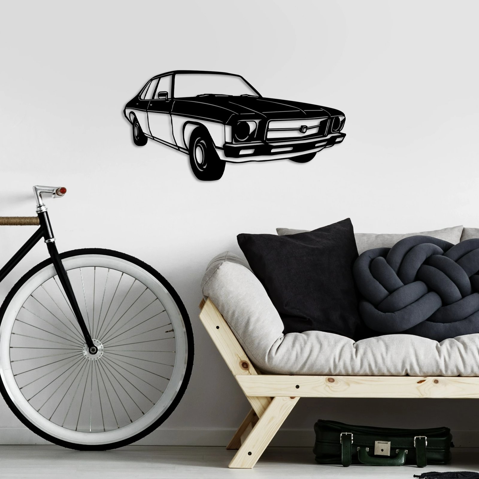 Aksesor dekorativ metalik për mur, veturë vintage sedan Holden Kingswood, ngjyrë e zezë