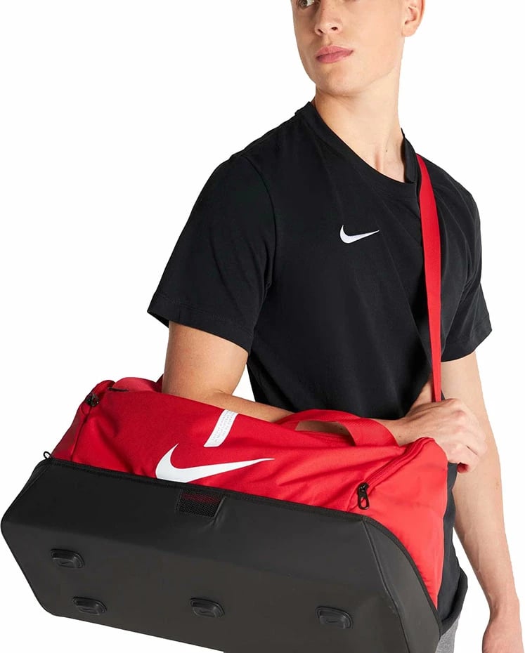 Çantë sportive Nike unisex, e kuqe