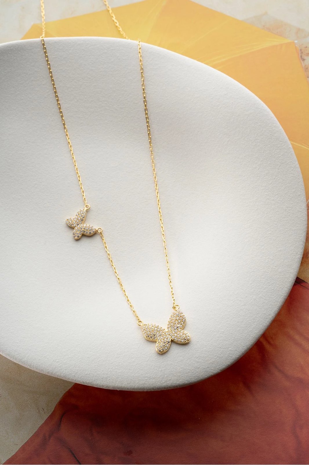 Varëse argjendi e artë me flutura, Jumeon, SLVN000021