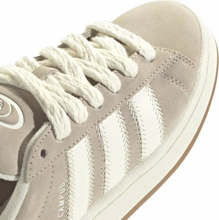 Këpucë adidas për femra