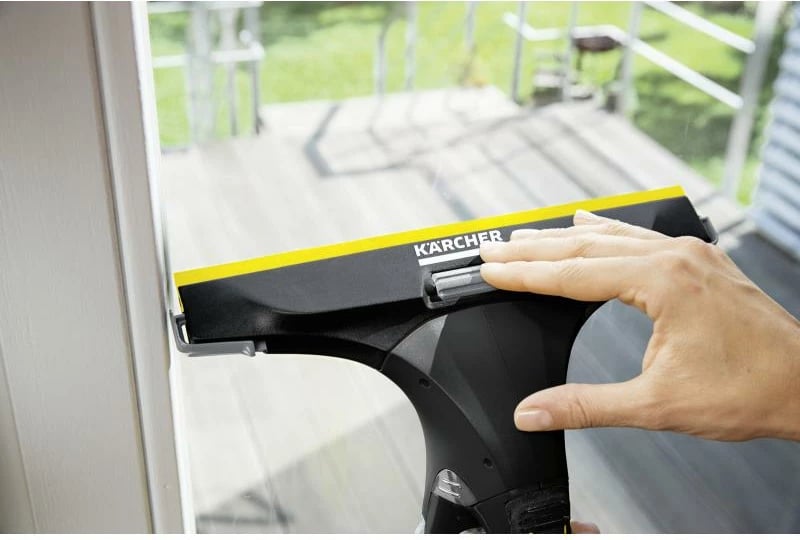 Pastrues dritaresh me vakum, Kärcher WV 5 Plus N Black Edition (1.633-467.0), i dorës, bateri e këmbyeshme, peshë 1 kg, i zi, set