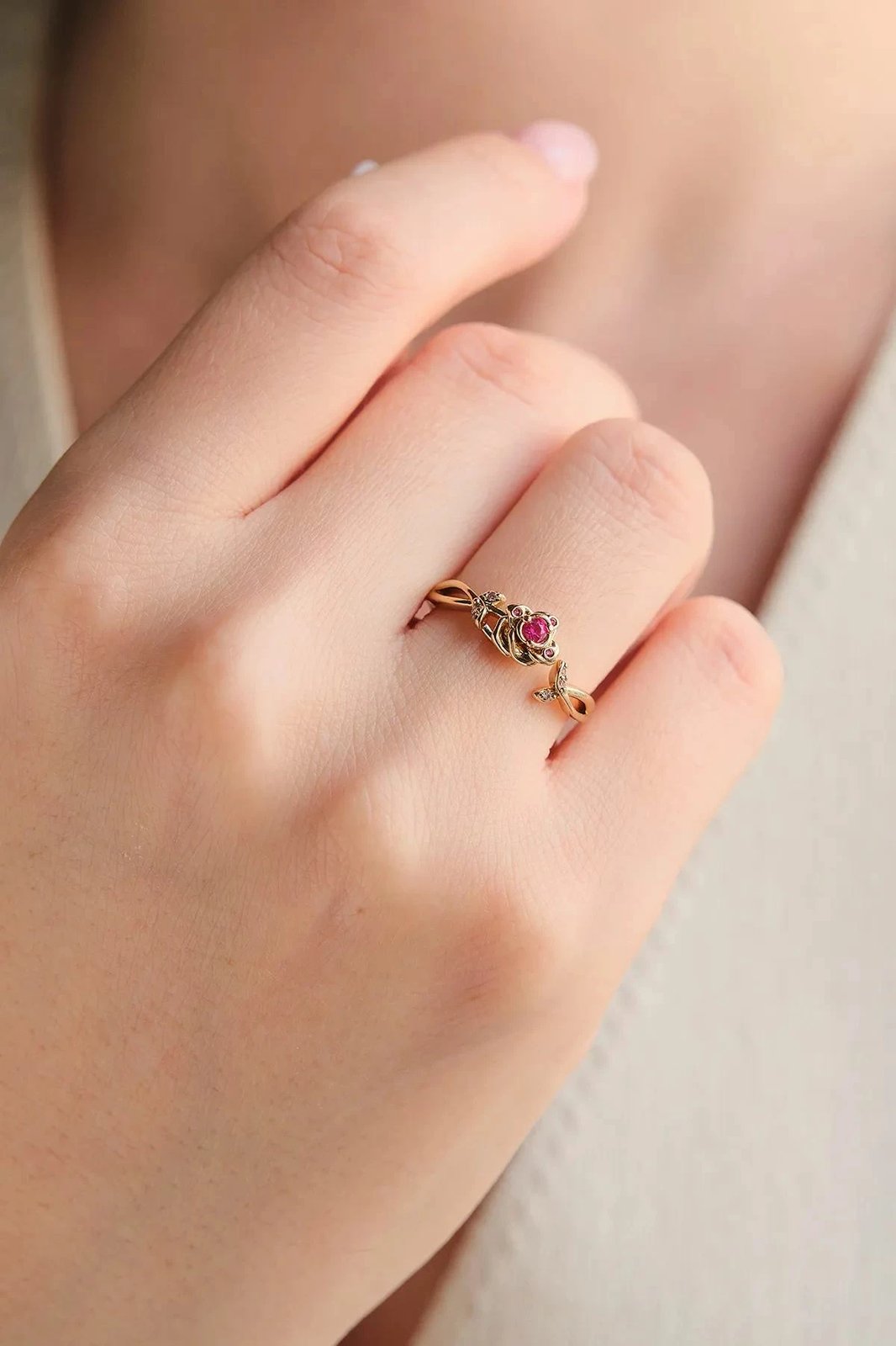 Unazë prej bronzi, gur zirkon, ngjyrë ari, Jumeon