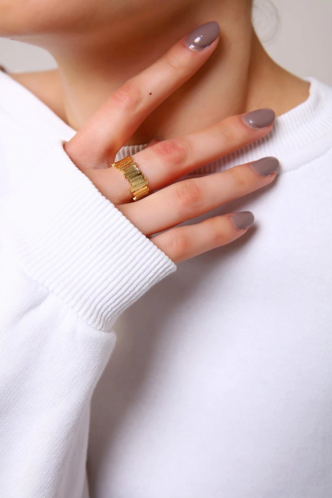 Unazë Jumeon, ngjyrë ari, me gur zirkon, një madhësi