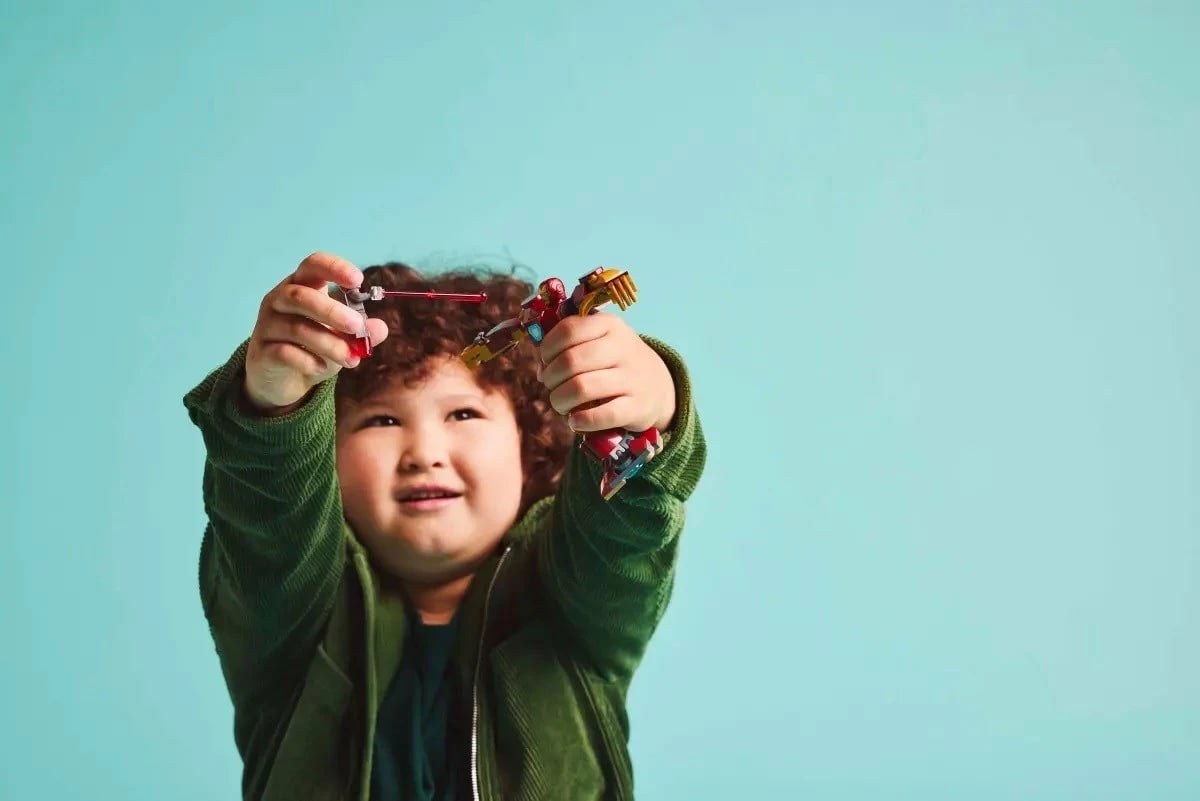 Set LEGO Marvel 76307 Iron Man Mech vs. Ultron Set LEGO Marvel 76307 Iron Man Mech vs. Ultron