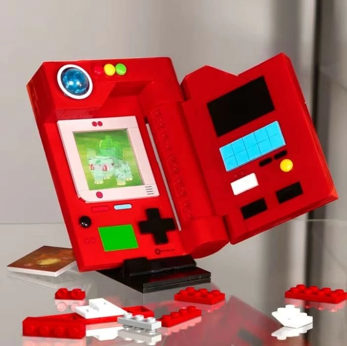 Set ndërtimi Mega Bloks Pokémon Pokedex Kanto, 322 pjesë, i kuq