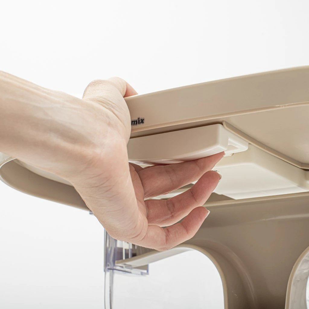 Karrige ushqimi bebe, Baby Mix, Ingrid, tabaka e dyfishtë e rregullueshme, këmbë druri, rrip 5-pikësh, deri 15 kg, bezhë