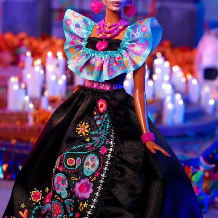 Kukull Barbie Signature Day of the Dead 2024, Mattel HRM72, me fustan të zi dhe aksesorë, për vajza
