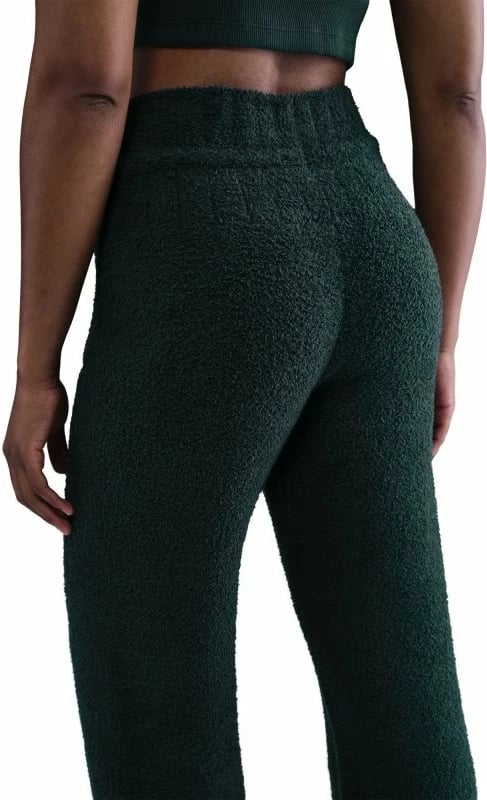 Pantallona Nike për femra, të gjelbra