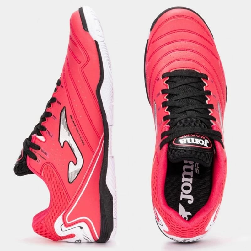 Atlete futbolli Joma, rozë