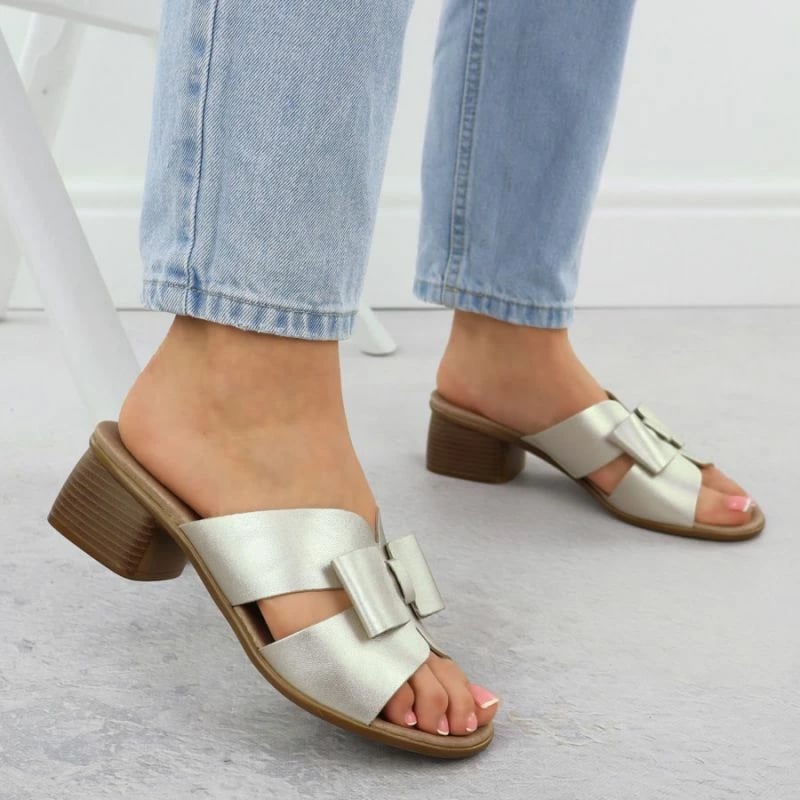 Sandale lëkure për femra Remonte R8759-90, të arta