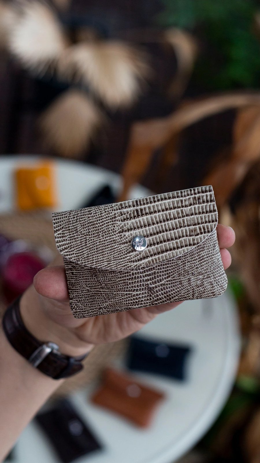 Mbajtës kartelash lëkure, ngjyrë latte, Zoozie Bags, Murcia