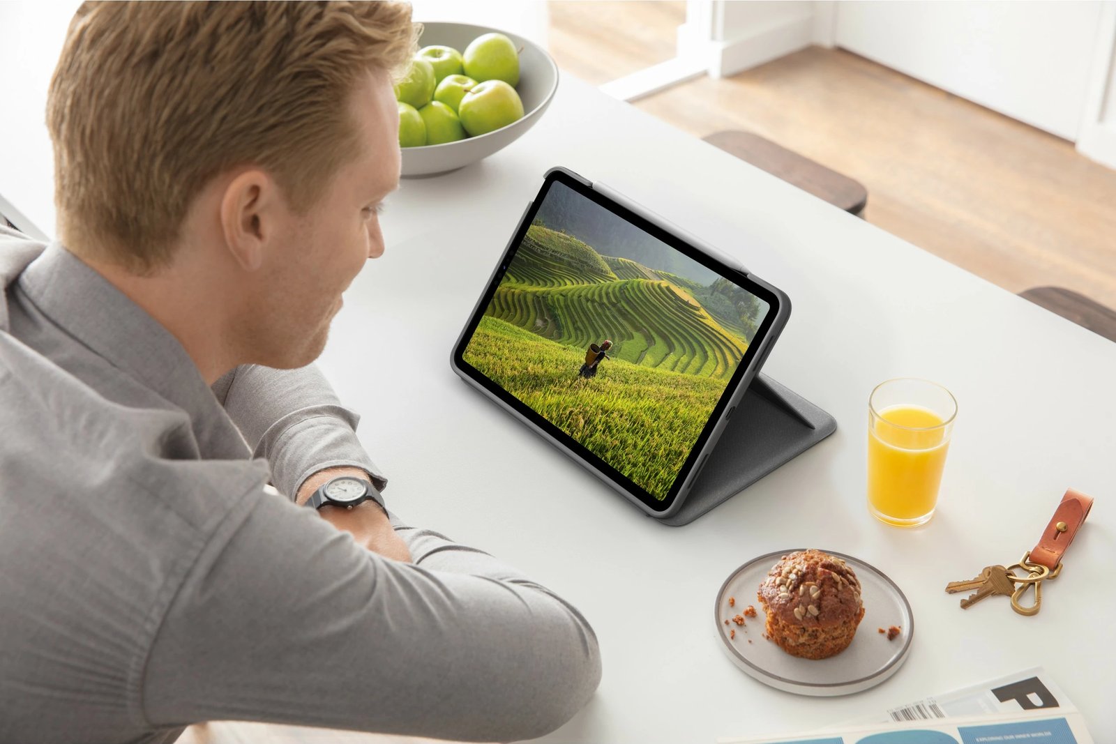 Tastierë me mbështjellës Logitech Slim Folio për iPad Air 10.9"/iPad Pro 11", Bluetooth, Oxford Grey