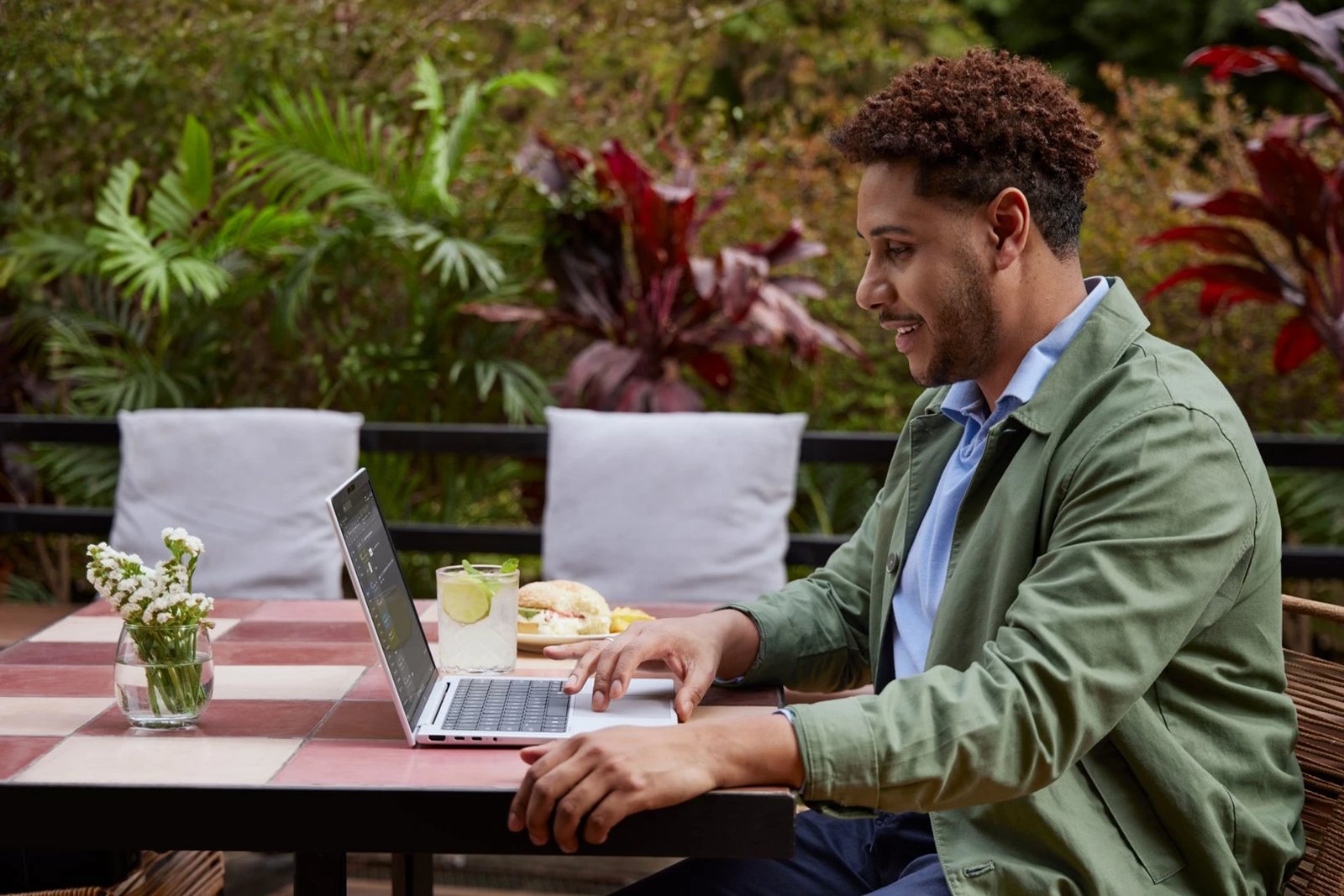 Kompjuter HP EliteBook X Flip G1i, Intel Core Ultra 7 258V, 32 GB RAM, 1 TB SSD, 14", 2.5K, Silver
