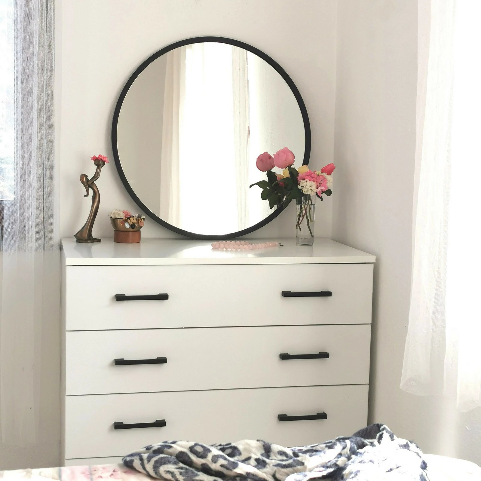 Pasqyrë e rrumbullakët, kornizë metalike e zezë, Hanah Home, A710