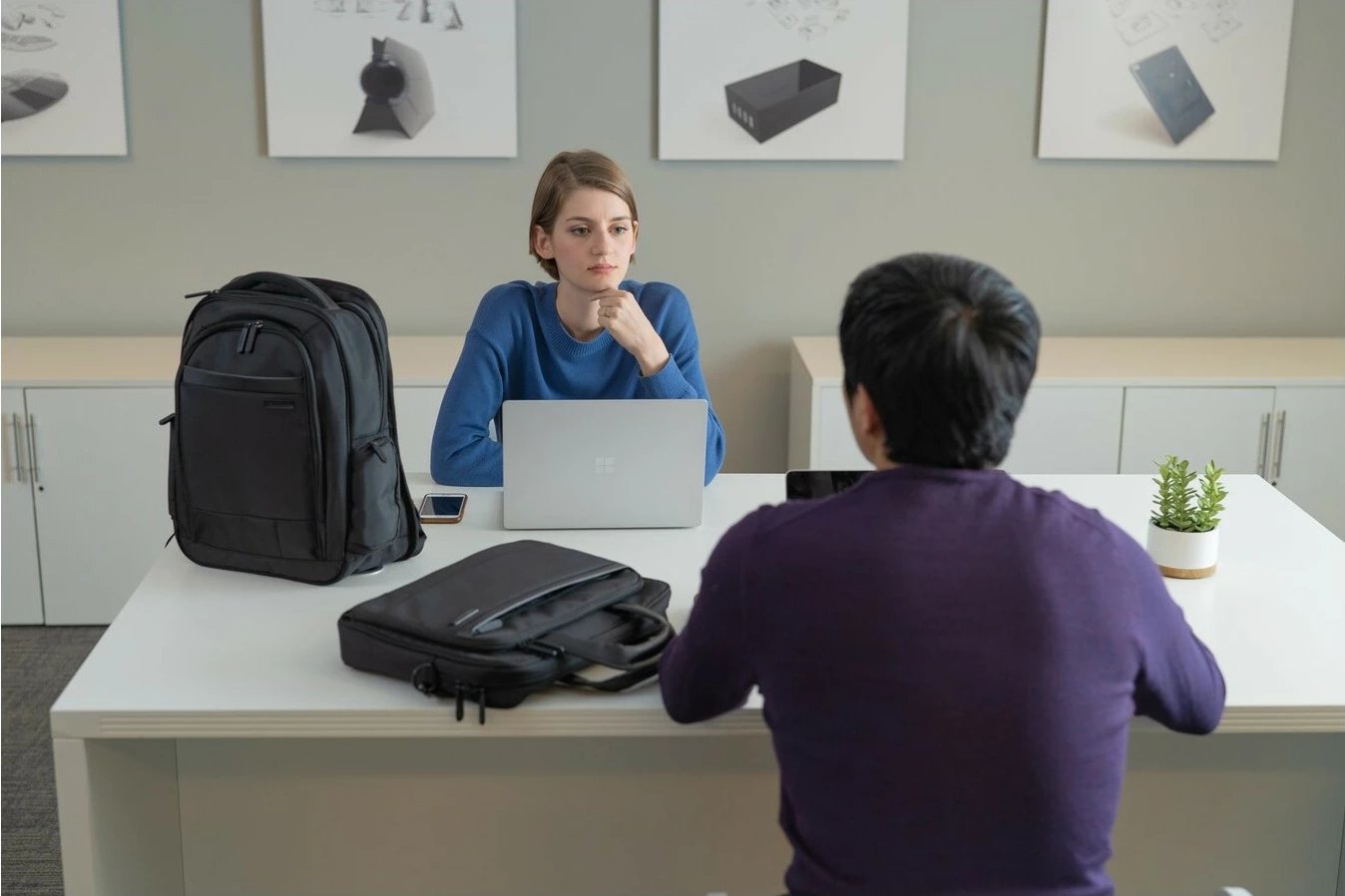 Shpinë Kensington Contour 2.0 Executive për laptop 14", e zezë