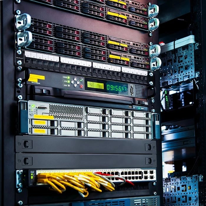 Patch panel Qoltec 54516 për rack 19", 24 porta, 1U, UTP, e zezë