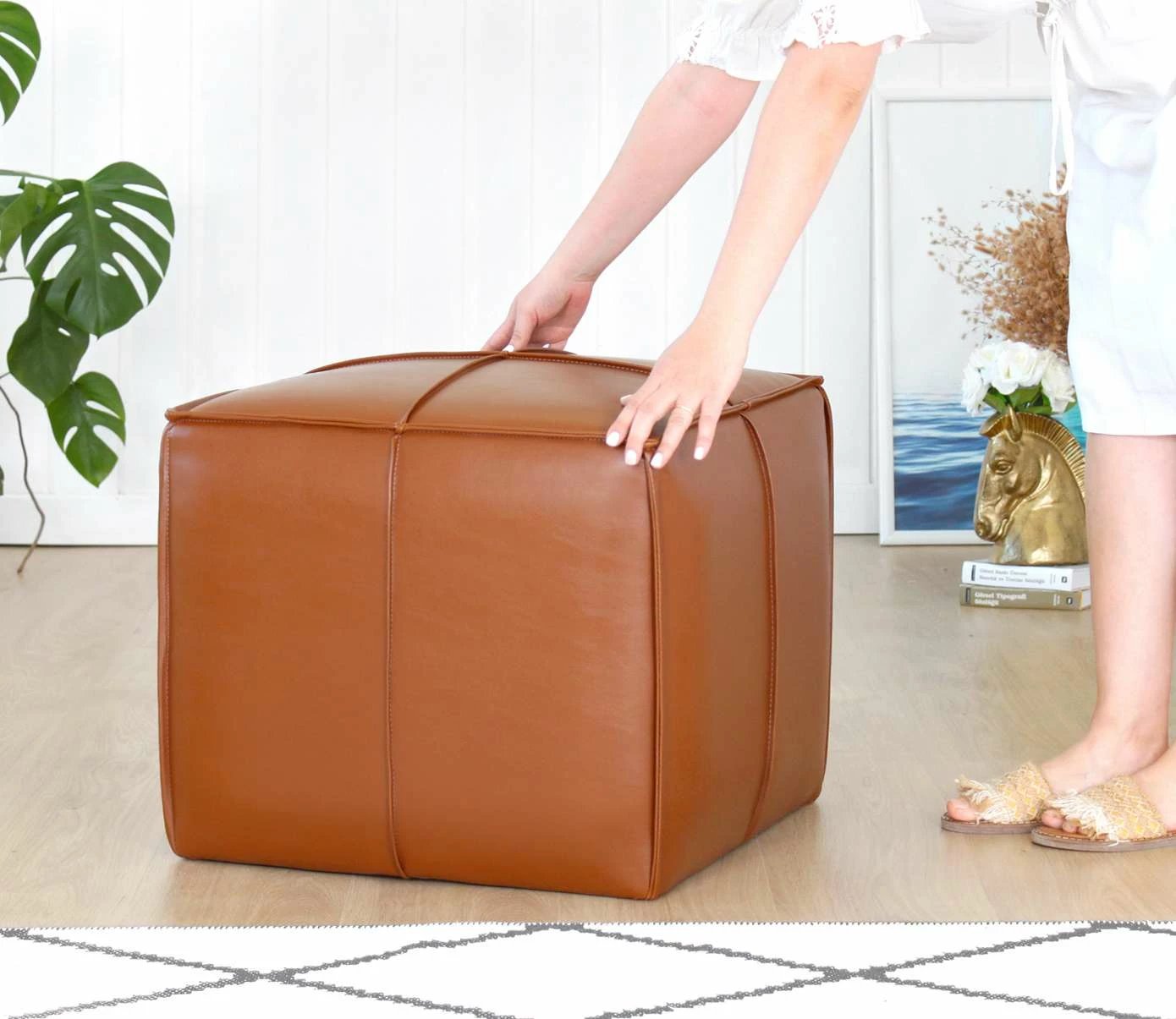 Puf lëkure PU, ngjyrë tan, Atelier del Sofa, Ottowel