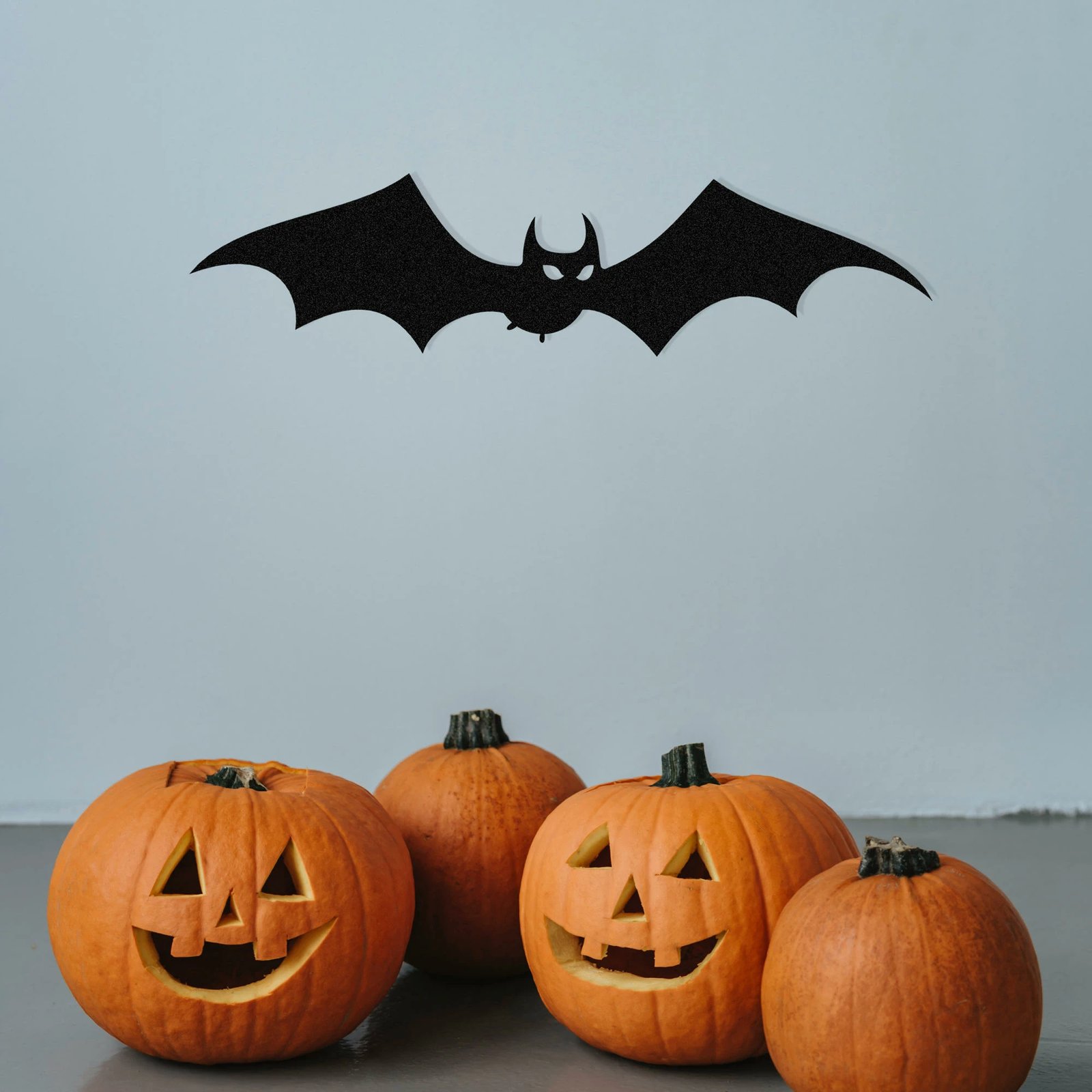 Aksesor dekorativ metalik për mur, Wallity, Halloween 12, ngjyrë e zezë, 70x17cm