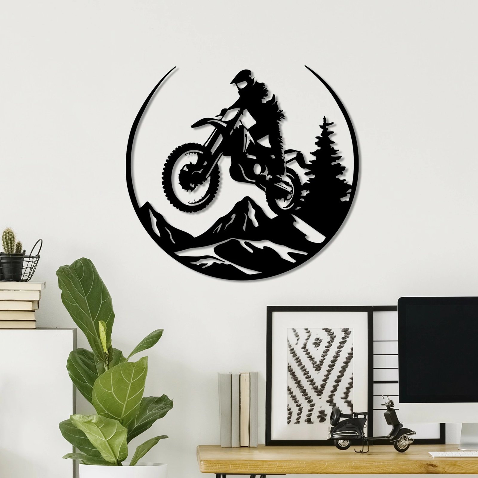 Aksesor dekorativ metalik për mur Wallity, Enduro, ngjyrë e zezë, 46x49cm