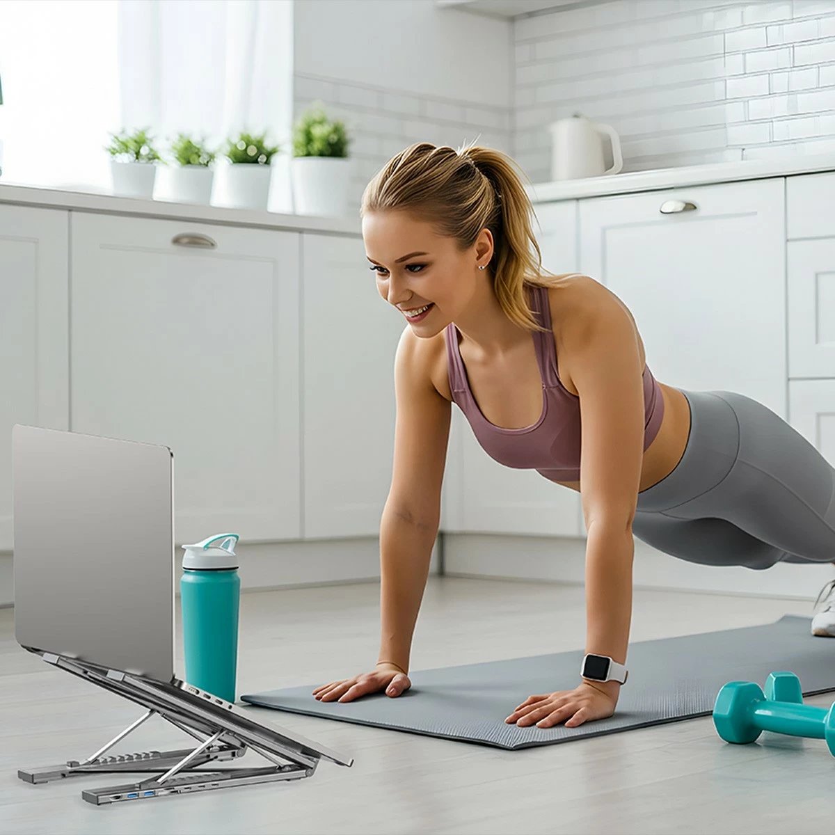 Kasë laptopi Unitek, me hub HDMI/PD/SD, e rregullueshme, ngjyrë argjendtë