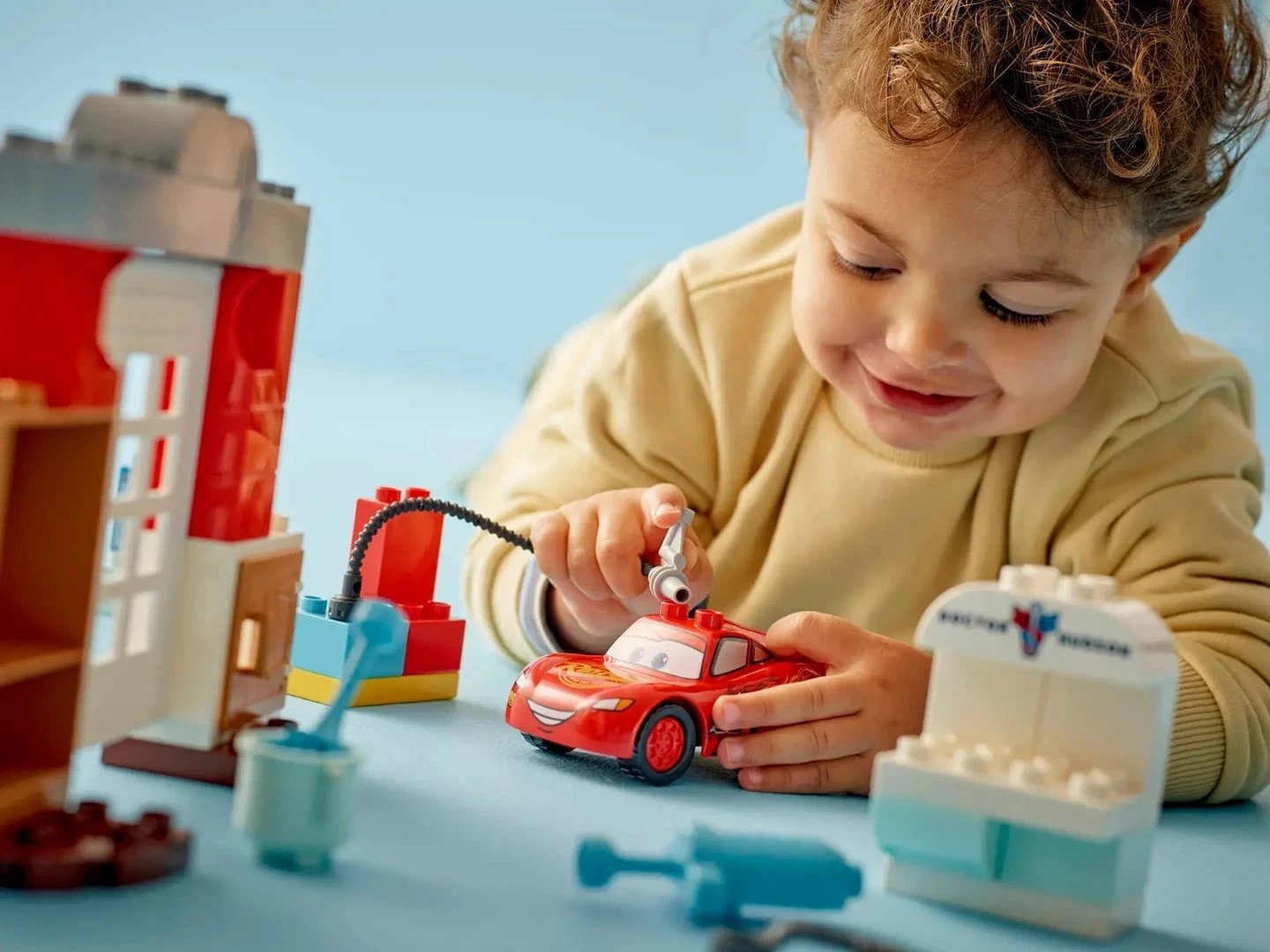 Set LEGO DUPLO McQueen's Visit to Doc's Garage, 35 pjesë