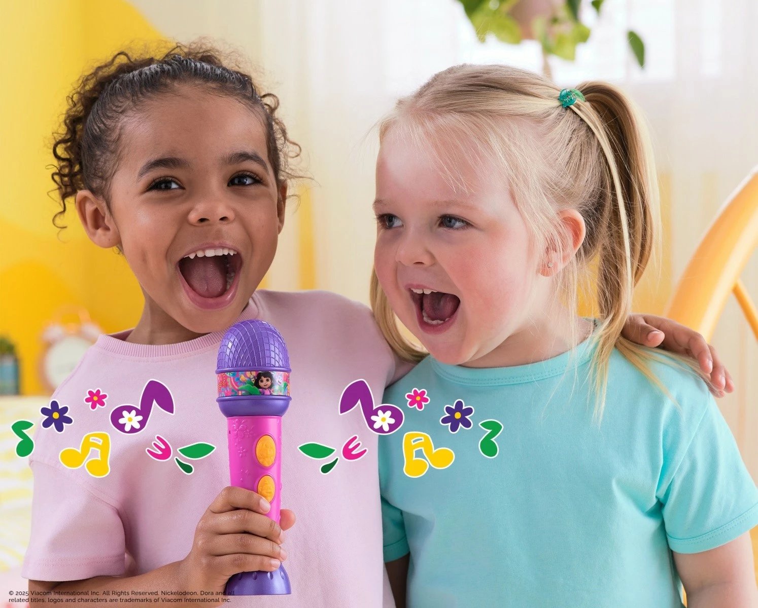 Mikrofon lodër Dora Spin Master 6074991, 19.5 cm, 5 këngë & fraza dygjuhëshe, me bateri, rozë/vjollcë
