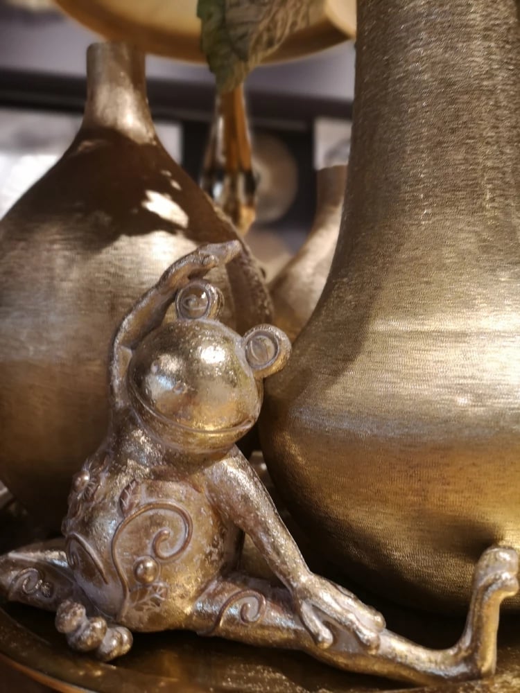 Dekor bretkose yoga, ngjyrë ari, 26x12x19cm