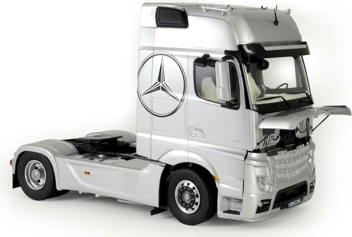 Model kamioni Italeri Mercedes Benz Actros MP4 Gigaspace, 1:24, plastik