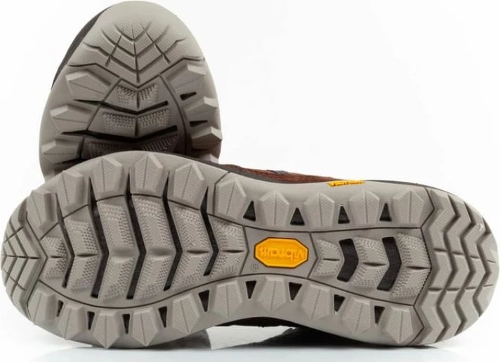 Atlete femra Merrell, kafe