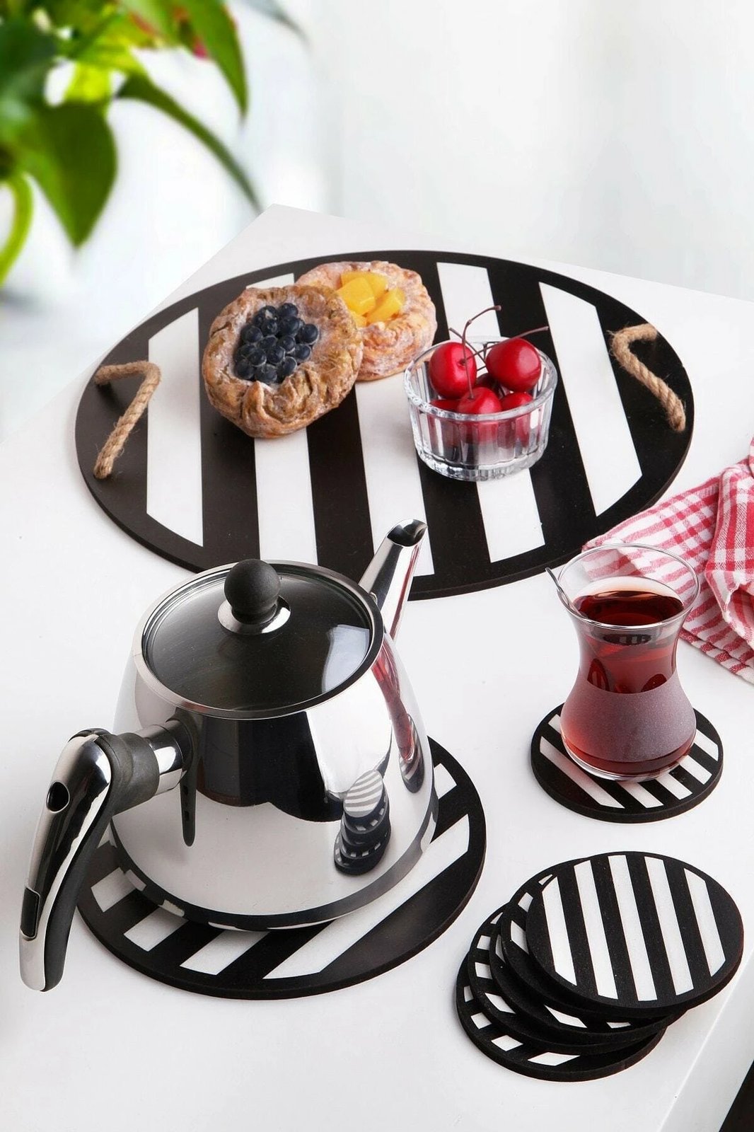 Set tabakë druri me mbajtëse gotash (8 copë), Hermia, PLT0231