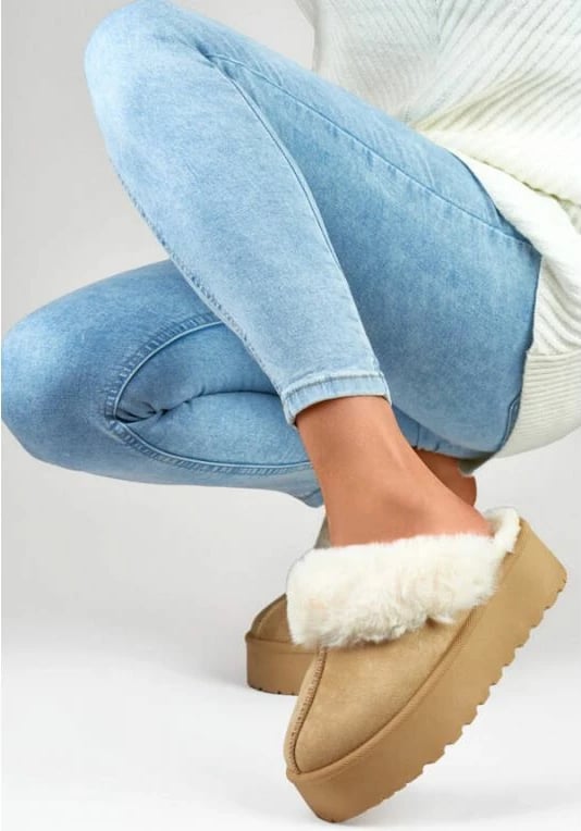 Papuqe platforme për femra Yakimasport 81366-4-KH, bezhë