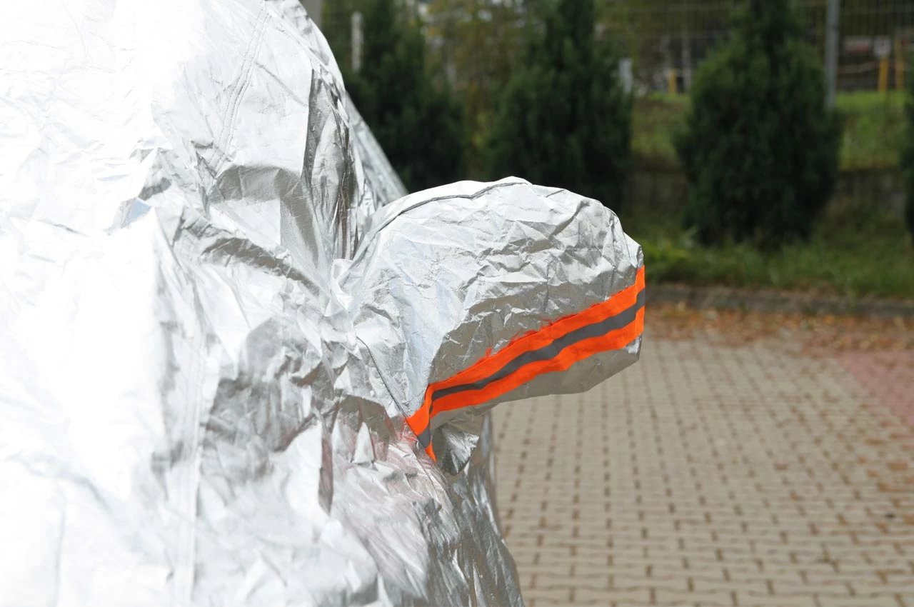 Mbulesë makine alumini me zinxhir – Reflektive 120 g + pambuk, Argjend, SUV/VAN L