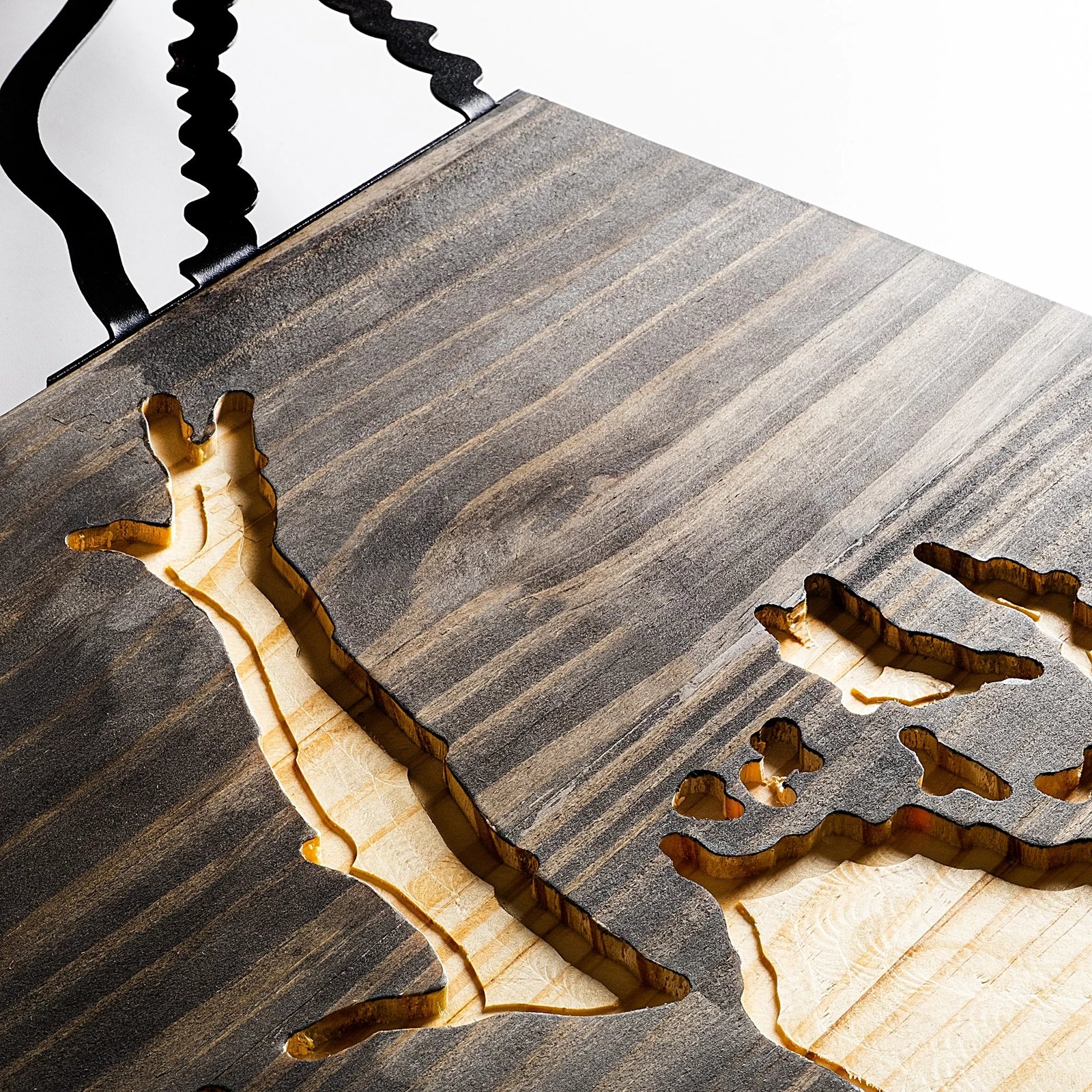 Aksesor dekorativ prej druri për mur, Wallity Banksy, 60x83cm