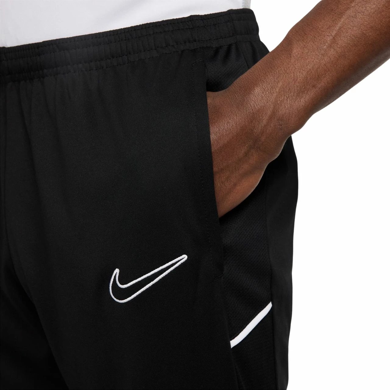 Pantallona sportive Nike për meshkuj, të zeza