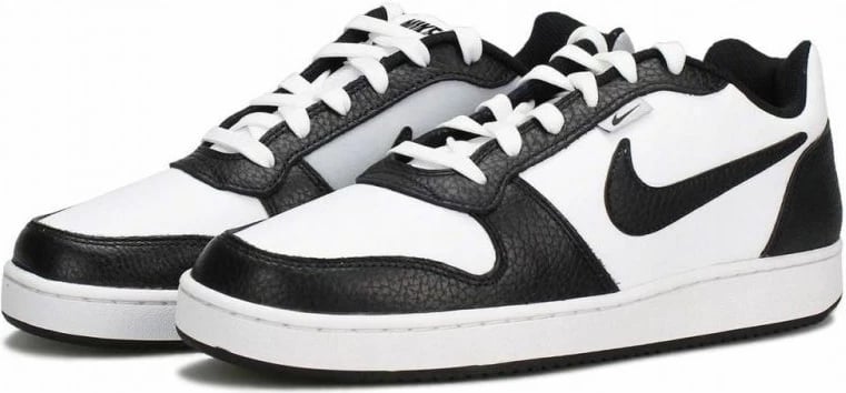 Atlete për meshkuj Nike, të bardha