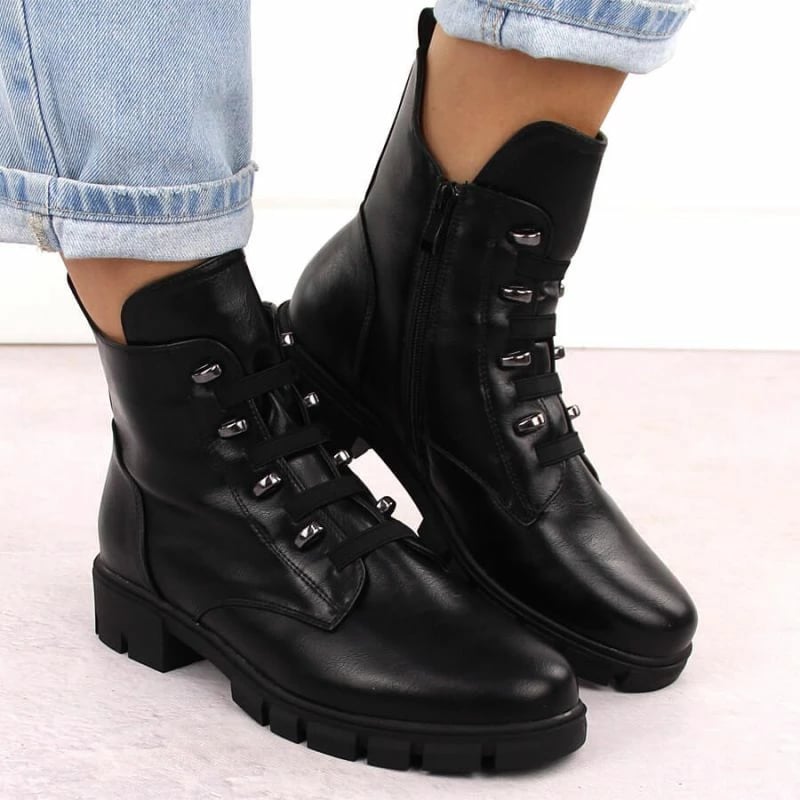 Çizme për femra M.Daszyński, të zeza